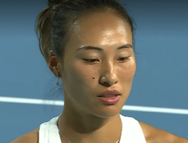 2:4！郑钦文六战世界第一表现柔中带刚，三场大胜彰显名将风范